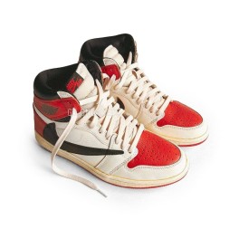 Travis Scott x Air Jordan 1 “University Red”