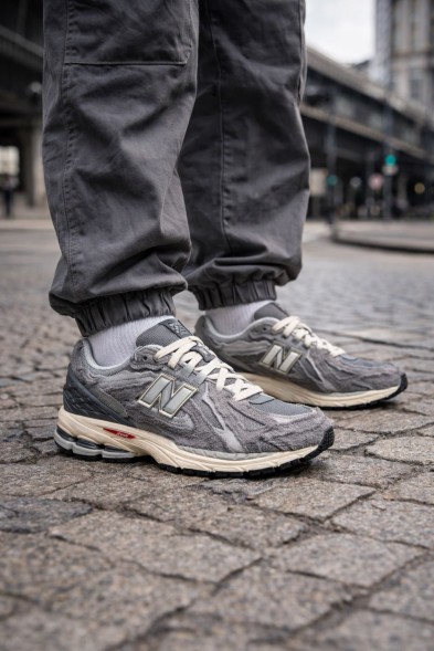 Мужские кроссовки New Balance 1906 Grey